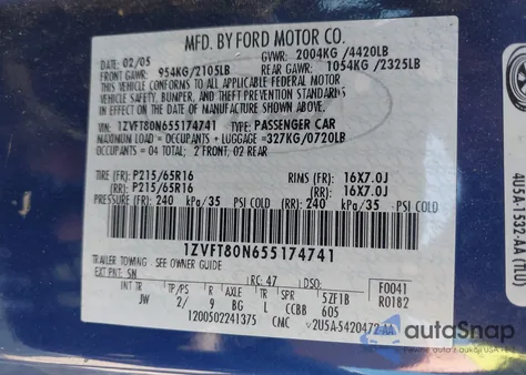 2005 Ford Mustang V6 Deluxe/V6 Premium z USA, uszkodzony, nr VIN 1ZVFT80N655174741